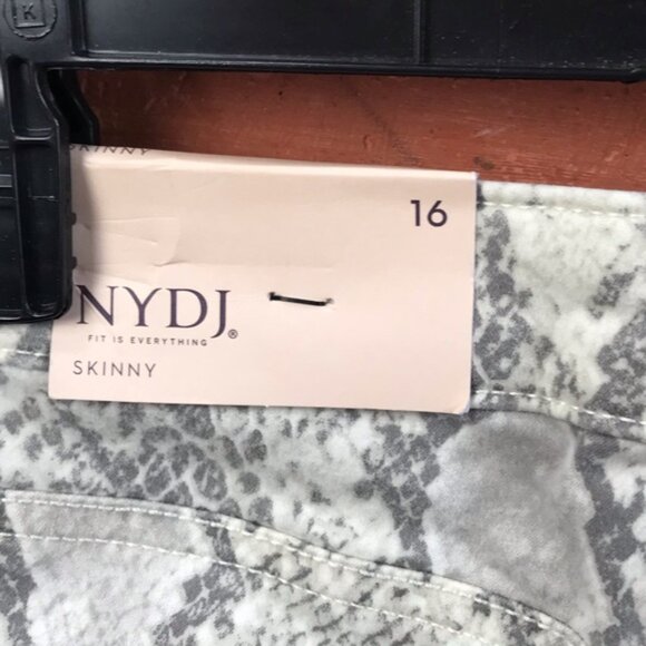 NYDJ NEW Ami High Rise Animal Snakeskin Print Jeans Slim Pant Stretch Gray  16 - Picture 10 of 16